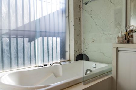 Casa à venda com 420m², 4 quartos e 3 vagas Casa à venda com 420m², 4 quartos e 3 vagasBanheiro - Quarto 1