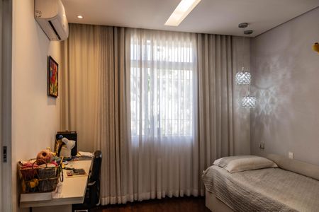 Casa à venda com 420m², 4 quartos e 3 vagas Casa à venda com 420m², 4 quartos e 3 vagasQuarto 3