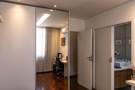 Casa à venda com 420m², 4 quartos e 3 vagas Casa à venda com 420m², 4 quartos e 3 vagasQuarto 3