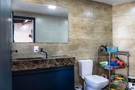 Casa à venda com 420m², 4 quartos e 3 vagas Casa à venda com 420m², 4 quartos e 3 vagasÁrea Gourmet - Banheiro