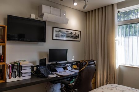 Casa à venda com 420m², 4 quartos e 3 vagas Casa à venda com 420m², 4 quartos e 3 vagasQuarto 2