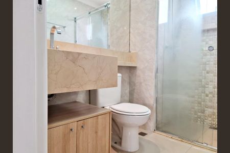 Apartamento à venda com 72m², 2 quartos e 1 vaga Apartamento à venda com 72m², 2 quartos e 1 vagaBanheiro da Suíte