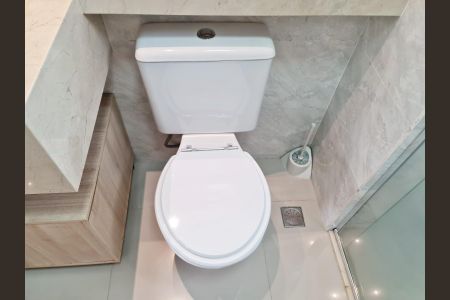 Apartamento à venda com 72m², 2 quartos e 1 vaga Apartamento à venda com 72m², 2 quartos e 1 vagaBanheiro da Suíte