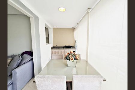 Apartamento à venda com 72m², 2 quartos e 1 vaga Apartamento à venda com 72m², 2 quartos e 1 vagaVaranda da Sala