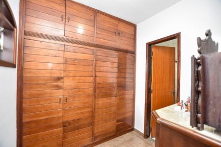 Casa à venda com 216m², 3 quartos e 3 vagas Casa à venda com 216m², 3 quartos e 3 vagasSuite