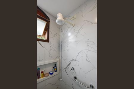 Casa à venda com 216m², 3 quartos e 3 vagas Casa à venda com 216m², 3 quartos e 3 vagasBanheiro 2