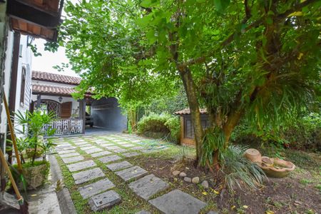 Casa à venda com 216m², 3 quartos e 3 vagas Casa à venda com 216m², 3 quartos e 3 vagasÁrea comum