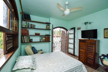 Casa à venda com 216m², 3 quartos e 3 vagas Casa à venda com 216m², 3 quartos e 3 vagasSuite