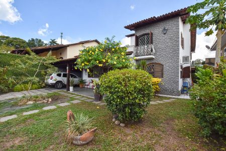 Casa à venda com 216m², 3 quartos e 3 vagas Casa à venda com 216m², 3 quartos e 3 vagasÁrea comum