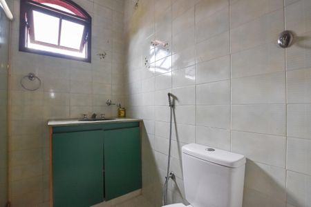 Casa à venda com 216m², 3 quartos e 3 vagas Casa à venda com 216m², 3 quartos e 3 vagasBanheiro