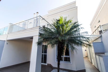 Casa de condomínio à venda com 160m², 3 quartos e sem vaga Casa de condomínio à venda com 160m², 3 quartos e sem vagaFachada da Casa