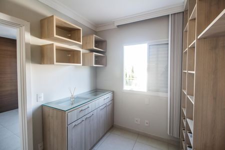 Casa de condomínio à venda com 160m², 3 quartos e sem vaga Casa de condomínio à venda com 160m², 3 quartos e sem vagaCloset da suíte