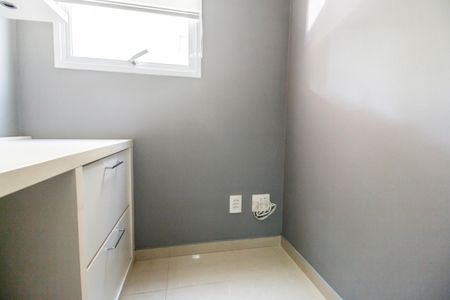 Casa de condomínio à venda com 160m², 3 quartos e sem vaga Casa de condomínio à venda com 160m², 3 quartos e sem vagaEscritório