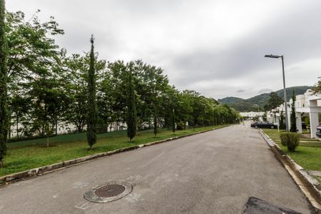 Casa de condomínio à venda com 160m², 3 quartos e sem vaga Casa de condomínio à venda com 160m², 3 quartos e sem vagaVista