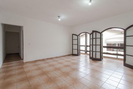Casa para alugar com 440m², 7 quartos e 4 vagas Casa para alugar com 440m², 7 quartos e 4 vagasEdícula