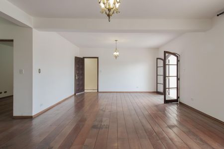 Casa para alugar com 440m², 7 quartos e 4 vagas Casa para alugar com 440m², 7 quartos e 4 vagasSala