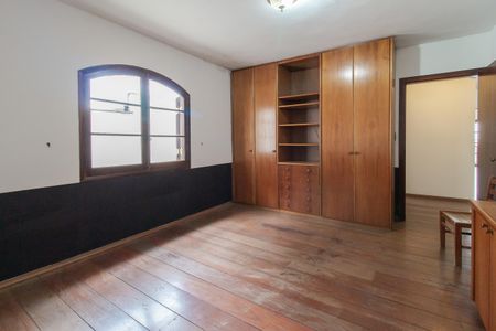 Casa para alugar com 440m², 7 quartos e 4 vagas Casa para alugar com 440m², 7 quartos e 4 vagasQuarto 2