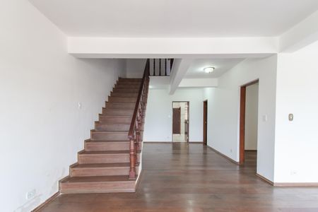 Casa para alugar com 440m², 7 quartos e 4 vagas Casa para alugar com 440m², 7 quartos e 4 vagasSala