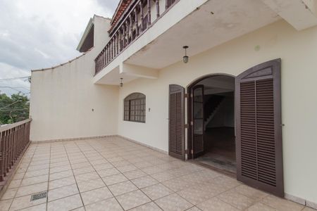 Casa para alugar com 440m², 7 quartos e 4 vagas Casa para alugar com 440m², 7 quartos e 4 vagasSacada Sala