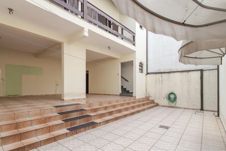 Casa para alugar com 440m², 7 quartos e 4 vagas Casa para alugar com 440m², 7 quartos e 4 vagasQuintal