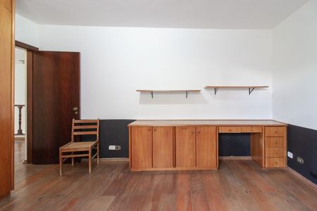 Casa para alugar com 440m², 7 quartos e 4 vagas Casa para alugar com 440m², 7 quartos e 4 vagasQuarto 2