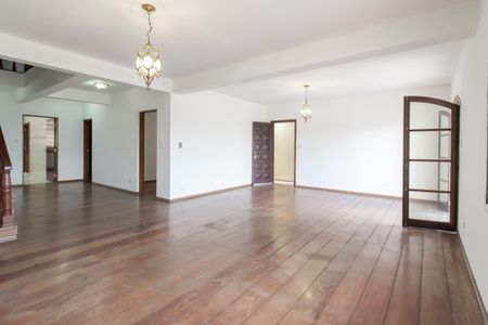 Casa para alugar com 440m², 7 quartos e 4 vagas Casa para alugar com 440m², 7 quartos e 4 vagasSala