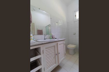 Casa para alugar com 618m², 4 quartos e 4 vagas Casa para alugar com 618m², 4 quartos e 4 vagasBanheiro da Suíte 2