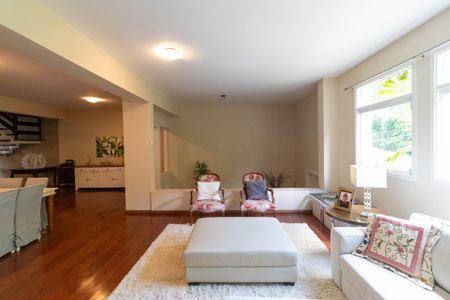 Casa para alugar com 618m², 4 quartos e 4 vagas Casa para alugar com 618m², 4 quartos e 4 vagasSala 2