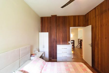 Casa para alugar com 618m², 4 quartos e 4 vagas Casa para alugar com 618m², 4 quartos e 4 vagasSuíte 2