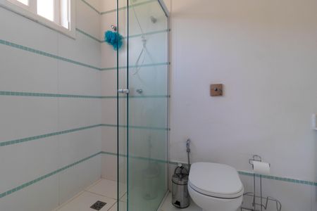 Casa para alugar com 618m², 4 quartos e 4 vagas Casa para alugar com 618m², 4 quartos e 4 vagasBanheiro da Suíte 4