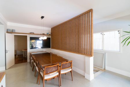 Casa para alugar com 618m², 4 quartos e 4 vagas Casa para alugar com 618m², 4 quartos e 4 vagasCopa