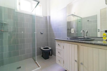 Casa para alugar com 618m², 4 quartos e 4 vagas Casa para alugar com 618m², 4 quartos e 4 vagasBanheiro da Suíte 3