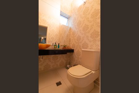 Casa para alugar com 618m², 4 quartos e 4 vagas Casa para alugar com 618m², 4 quartos e 4 vagasLavabo