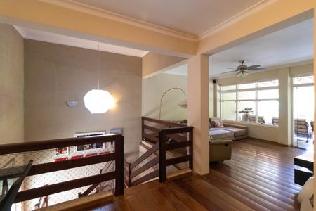 Casa para alugar com 618m², 4 quartos e 4 vagas Casa para alugar com 618m², 4 quartos e 4 vagasSala de Estar