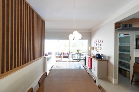 Casa para alugar com 618m², 4 quartos e 4 vagas Casa para alugar com 618m², 4 quartos e 4 vagasCopa