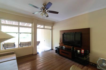 Casa para alugar com 618m², 4 quartos e 4 vagas Casa para alugar com 618m², 4 quartos e 4 vagasSala de Estar