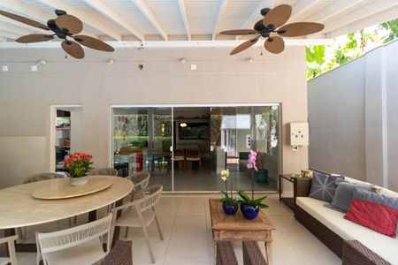 Casa para alugar com 618m², 4 quartos e 4 vagas Casa para alugar com 618m², 4 quartos e 4 vagasChurrasqueira