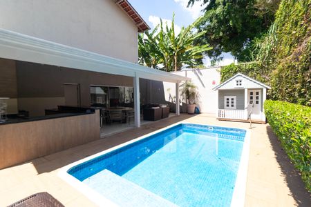 Casa para alugar com 618m², 4 quartos e 4 vagas Casa para alugar com 618m², 4 quartos e 4 vagasPiscina