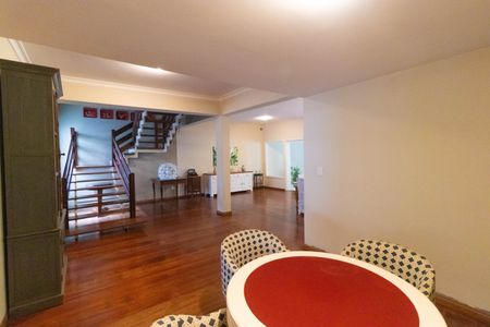 Casa para alugar com 618m², 4 quartos e 4 vagas Casa para alugar com 618m², 4 quartos e 4 vagasSala de Jantar 2