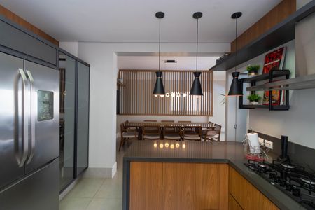 Casa para alugar com 618m², 4 quartos e 4 vagas Casa para alugar com 618m², 4 quartos e 4 vagasCozinha