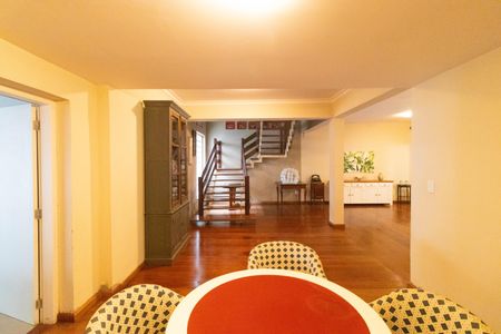 Casa para alugar com 618m², 4 quartos e 4 vagas Casa para alugar com 618m², 4 quartos e 4 vagasSala de Jantar 2