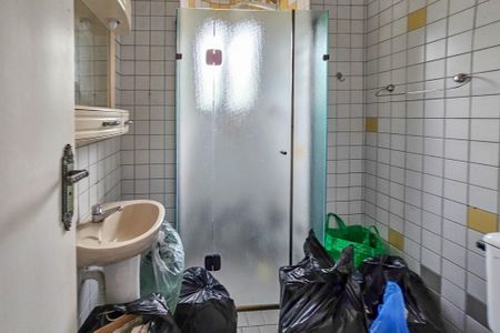 Apartamento para alugar com 83m², 2 quartos e 1 vaga Apartamento para alugar com 83m², 2 quartos e 1 vagaBanheiro da Suíte 1