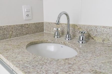 Apartamento à venda com 70m², 2 quartos e 1 vaga Apartamento à venda com 70m², 2 quartos e 1 vagaBanheiro Social