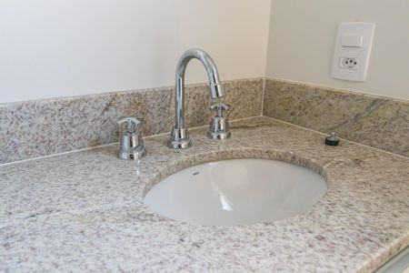 Apartamento à venda com 70m², 2 quartos e 1 vaga Apartamento à venda com 70m², 2 quartos e 1 vagaBanheiro da Suíte