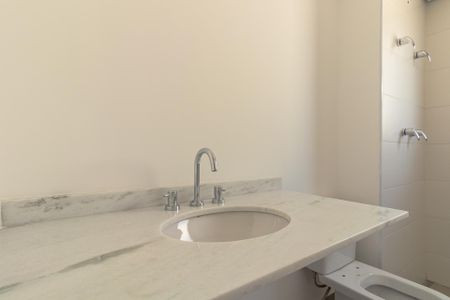 Apartamento à venda com 140m², 3 quartos e 2 vagas Apartamento à venda com 140m², 3 quartos e 2 vagasBanheiro da Suíte 1
