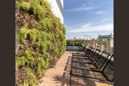 Apartamento à venda com 140m², 3 quartos e 2 vagas Apartamento à venda com 140m², 3 quartos e 2 vagasÁrea comum - Piscina