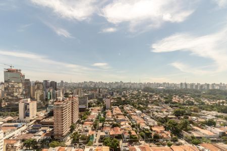 Apartamento à venda com 140m², 3 quartos e 2 vagas Apartamento à venda com 140m², 3 quartos e 2 vagasÁrea comum - Piscina