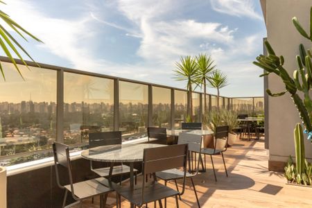 Apartamento à venda com 140m², 3 quartos e 2 vagas Apartamento à venda com 140m², 3 quartos e 2 vagasÁrea comum - Piscina