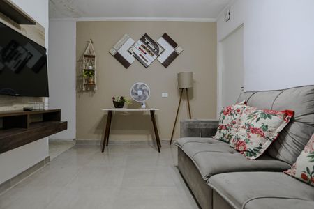 Casa para alugar com 200m², 2 quartos e 2 vagas Casa para alugar com 200m², 2 quartos e 2 vagasSala