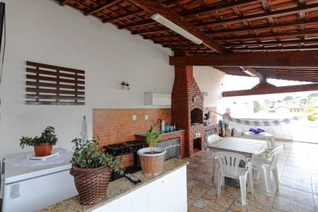 Casa para alugar com 200m², 2 quartos e 2 vagas Casa para alugar com 200m², 2 quartos e 2 vagasChurrasqueira